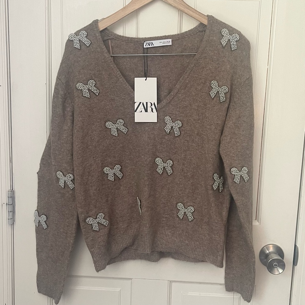 SOLD!!! Zara Pearl Ribbon Embellished Bow Sweater Large V-Neck Holiday Christmas - Picture 7 of 15